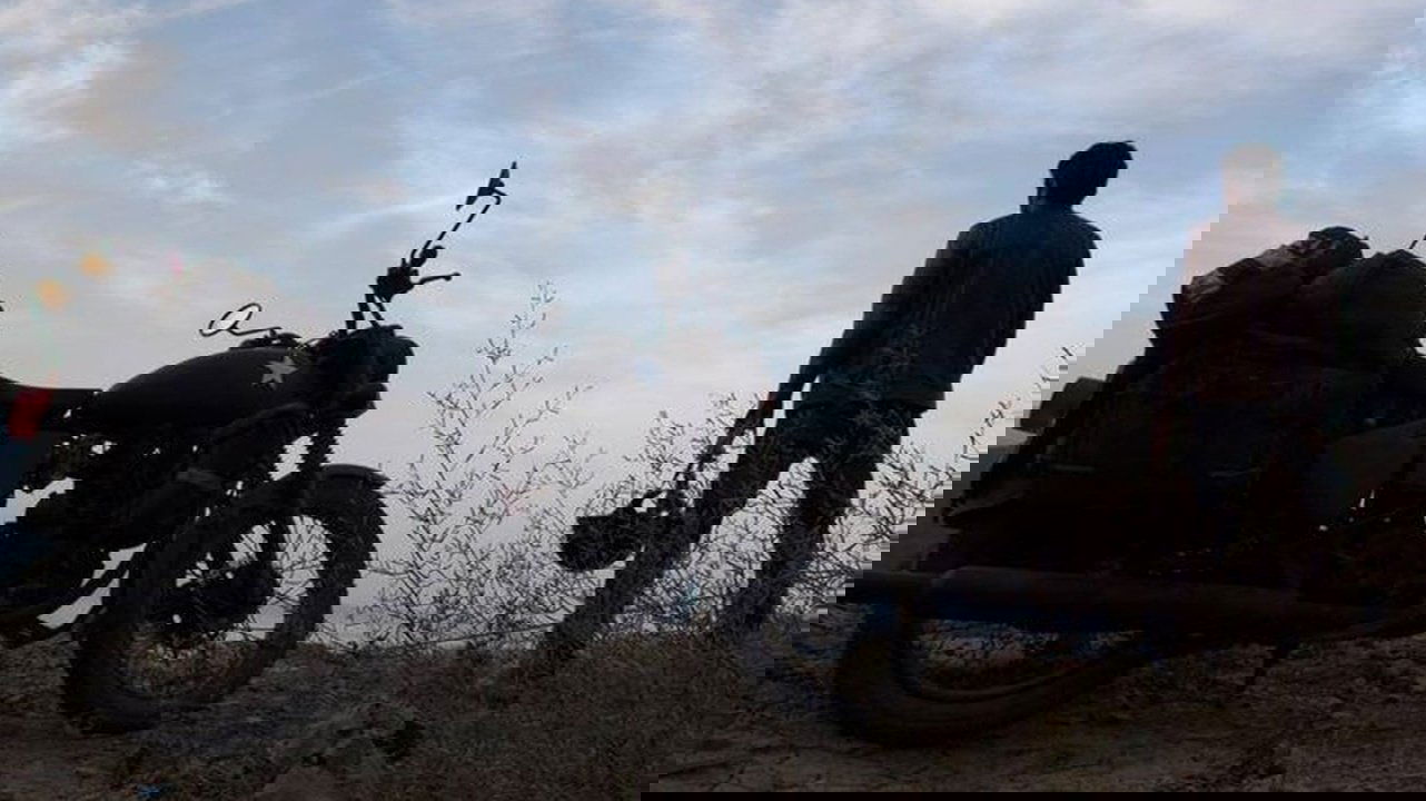 Neelakasham Pachakadal Chuvanna Bhoomi Screenshot 1